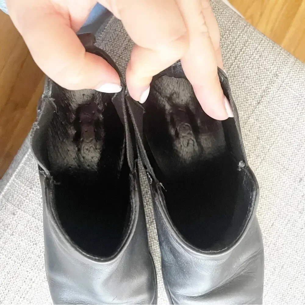 Valentino Women's Black Leather Ankle Boot Size 8.5